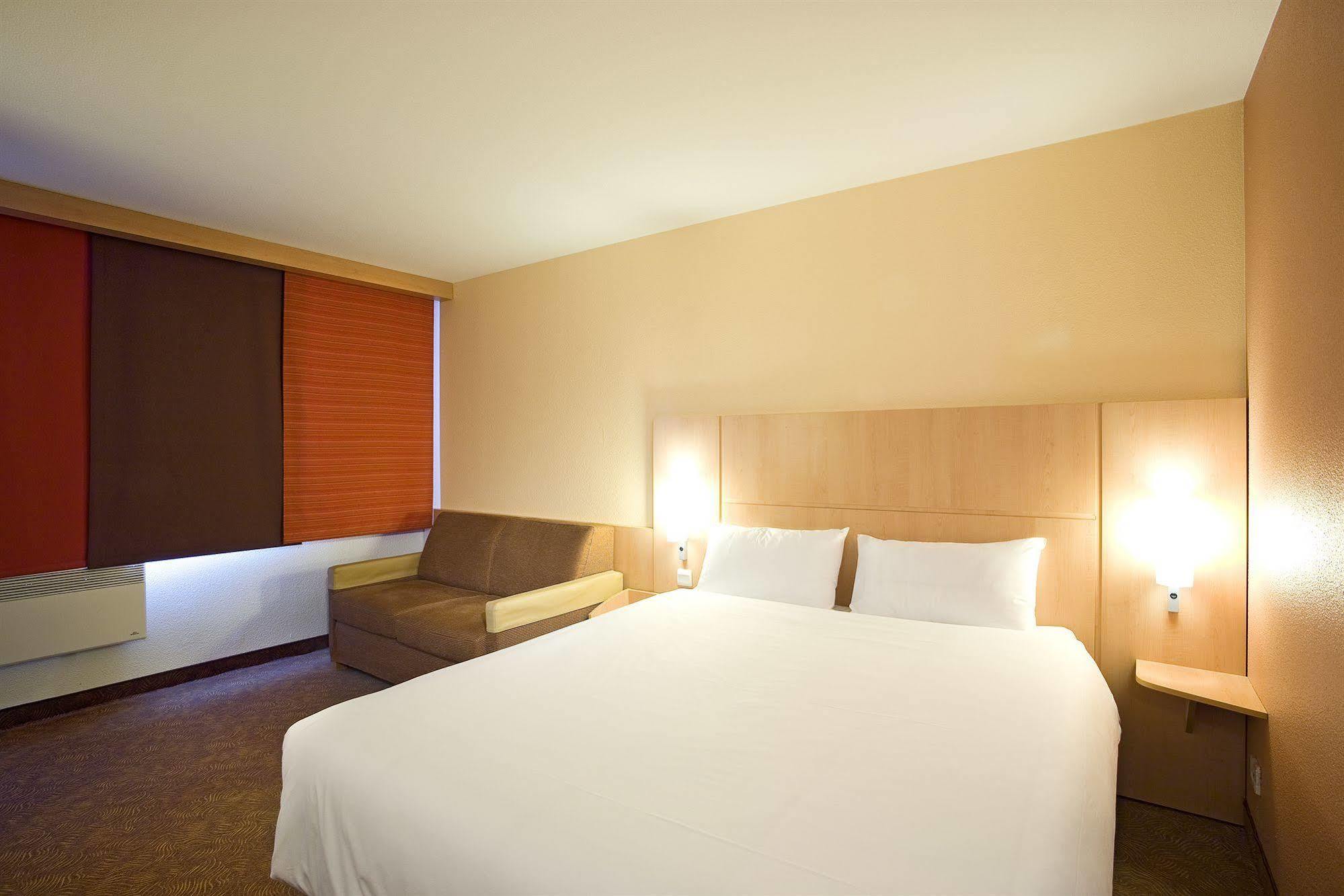 Ibis Hotel Дублін Екстер'єр фото